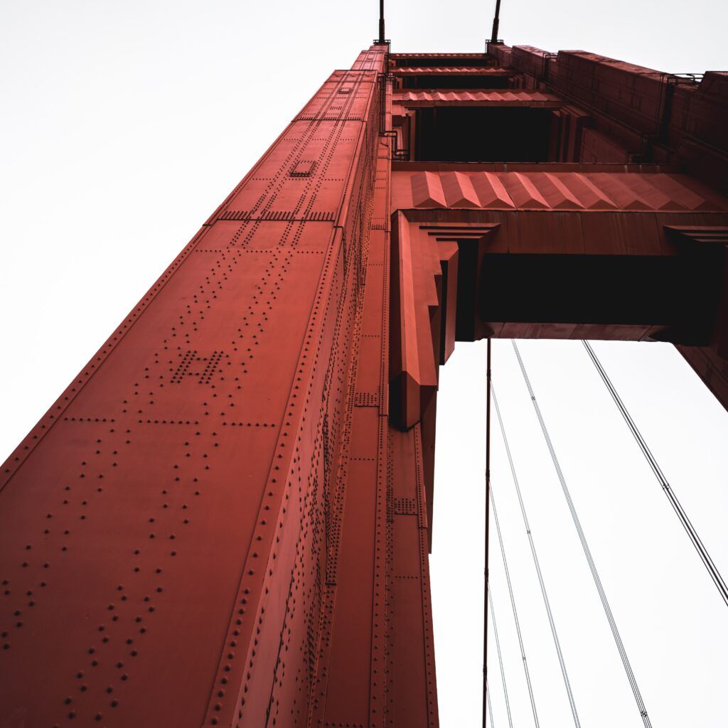 Most Golden Gate jest idealnym przykładem solidnej i trwałej konstrukcji.